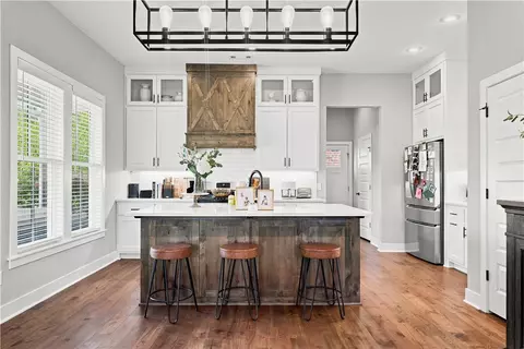 Kitchen - 5402 Hackett St, Springdale, AR 72762 photo 9 of 10