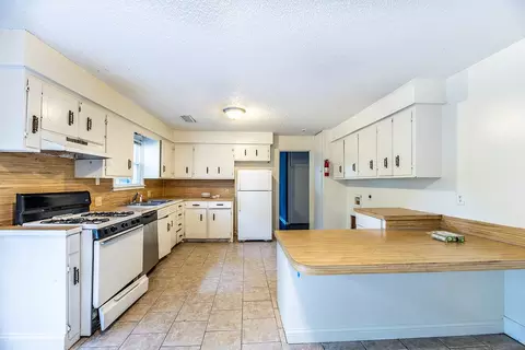 Kitchen - 1505 Backus Ave, Springdale, AR 72764 photo 3 of 4
