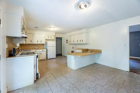 Kitchen - 1505 Backus Ave, Springdale, AR 72764 photo 2 of 4