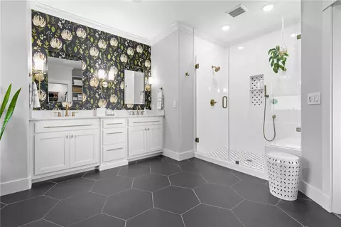 Bath - 3019 Herb Terry Rd, Harrison, AR 72601 photo 1 of 8