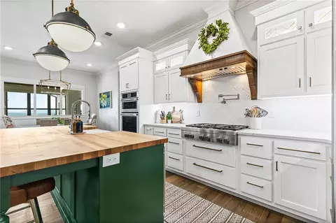 Kitchen - 3019 Herb Terry Rd, Harrison, AR 72601 photo 5 of 8