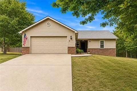 7 Blythe Cir, Bella Vista, AR 72714