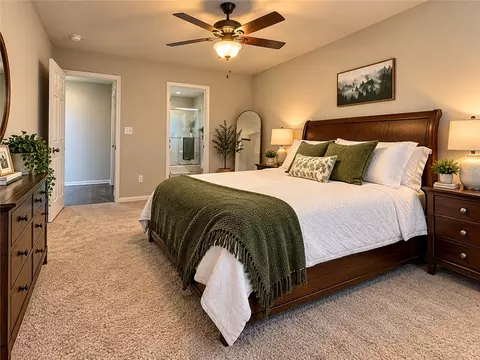 Bedroom - 10607 Pine, Fort Smith, AR 72916 photo 9 of 10