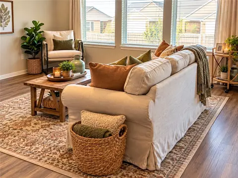 Living - 10607 Pine, Fort Smith, AR 72916 photo 4 of 7