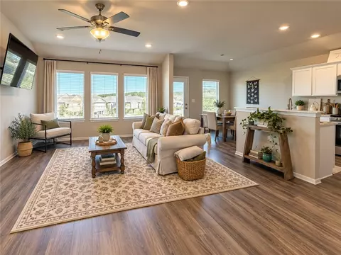 Living - 10607 Pine, Fort Smith, AR 72916 photo 7 of 7
