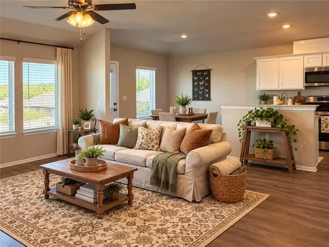 Living - 10607 Pine, Fort Smith, AR 72916 photo 2 of 7
