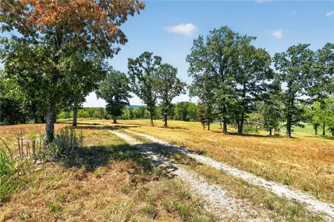 2277 S Ed Edwards Rd, Fayetteville, AR 72701