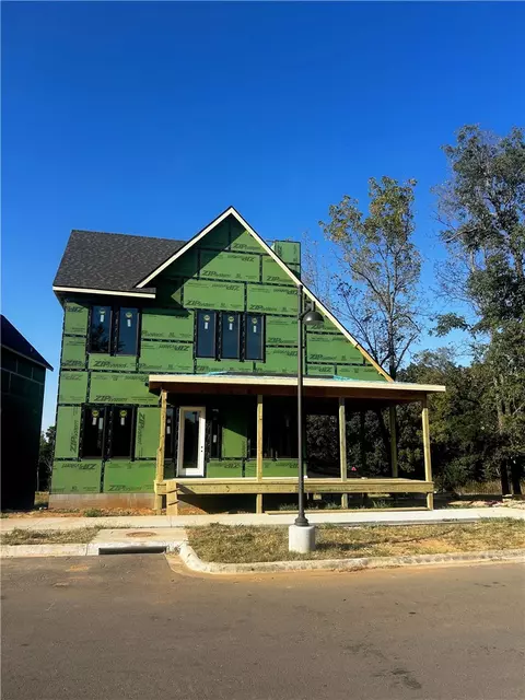 2310 W Markham, Fayetteville, AR 72701