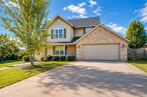 401 NE Shasta Ct, Bentonville, AR 72712