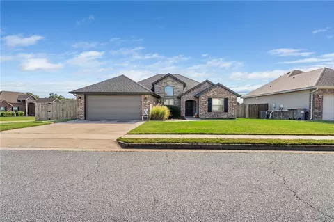 807 Sand St, Cave Springs, AR 72718