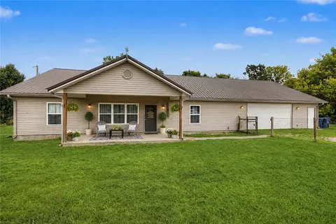 13095 Earl Rd, Gravette, AR 72736
