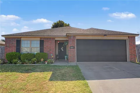 1424 S Spritz Dr, Fayetteville, AR 72701