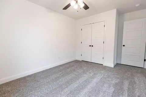 Bedroom - 2071 Periwinkle Pl, Centerton, AR 72719 photo 4 of 7