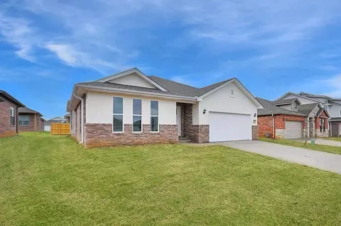 Exterior - 2071 Periwinkle Pl, Centerton, AR 72719 photo 2 of 5