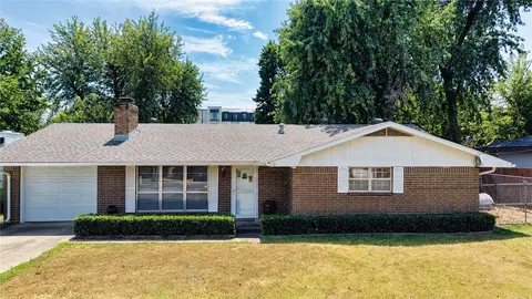 803 SW 2nd St, Bentonville, AR 72712