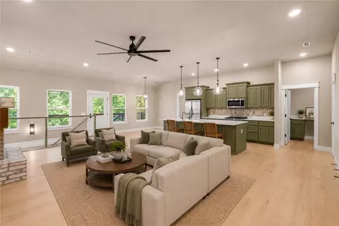 4 Goring Cir, Bella Vista, AR 72714
