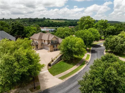 3901 NW Creekstone Blvd, Bentonville, AR 72712