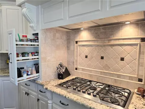 Kitchen - 3171 Laurel Cir, Centerton, AR 72719 photo 3 of 5