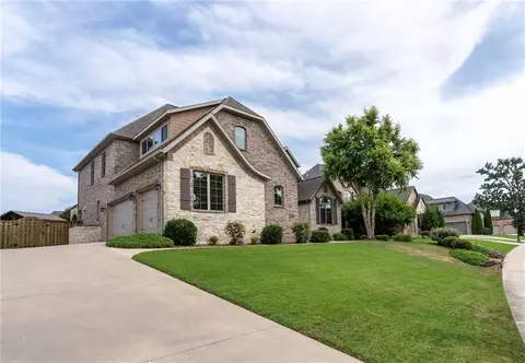 Exterior - 3171 Laurel Cir, Centerton, AR 72719 photo 6 of 9