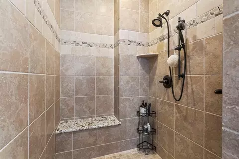 Bath - 3171 Laurel Cir, Centerton, AR 72719 photo 4 of 6