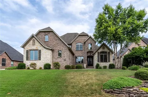 Exterior - 3171 Laurel Cir, Centerton, AR 72719 photo 5 of 9