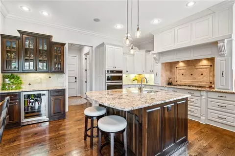 Kitchen - 3171 Laurel Cir, Centerton, AR 72719 photo 4 of 5