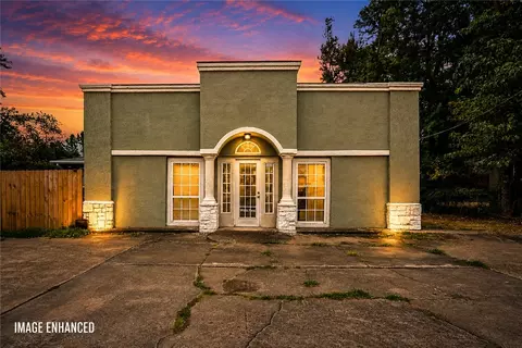 2202 SE 14th St, Bentonville, AR 72712