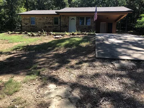 301 Carothers Ln, Russellville, AR 72801