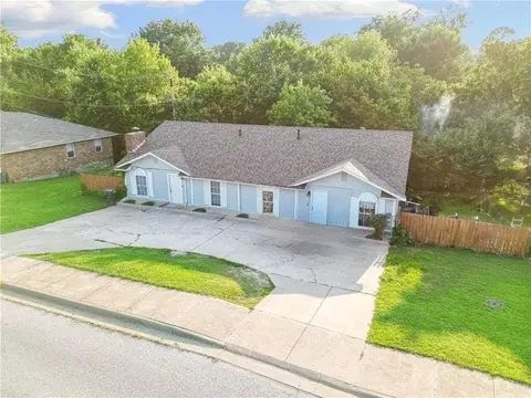 3153-3155 Old Missouri Rd, Fayetteville, AR 72703