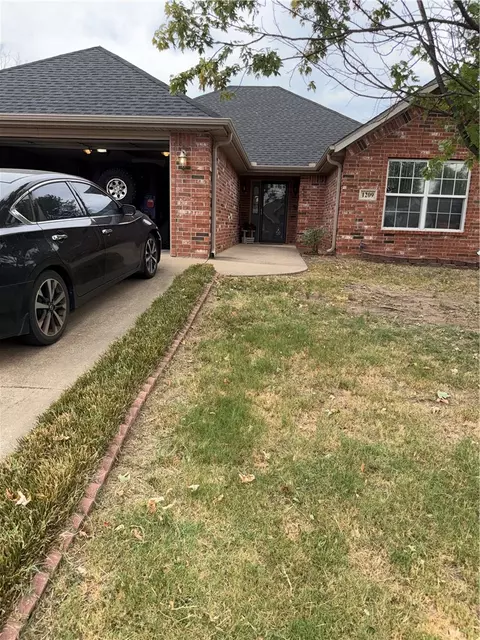 1209 E Freedom, Siloam Springs, AR 72761