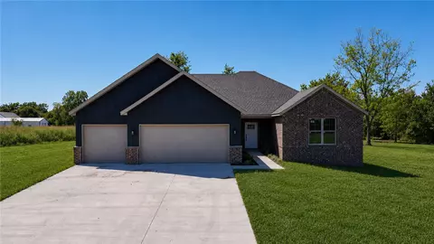 5301 Tannerwood Cv, Gentry, AR 72734
