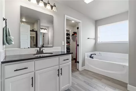 Bath - 511 Cortland St, Bentonville, AR 72712 photo 1 of 3