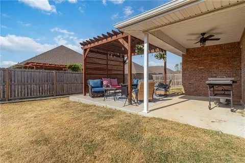 Exterior - 511 Cortland St, Bentonville, AR 72712 photo 5 of 8