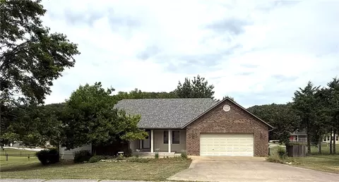 34 S Bandy Dr, Holiday Island, AR 72631