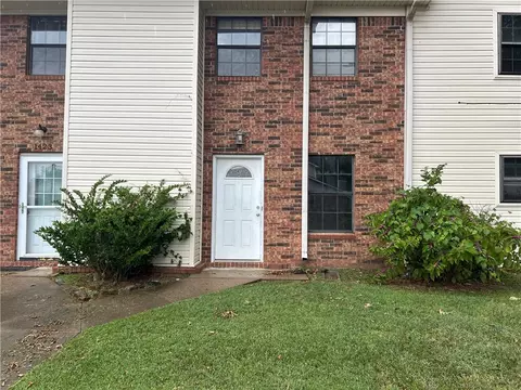 1425 N Nashville Ave, Russellville, AR 72801