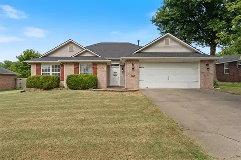3033 N Rutile Dr, Fayetteville, AR 72704
