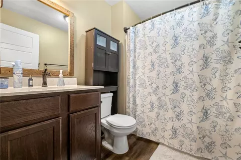 Bath - 6071 Oak Leaf Dr, Harrison, AR 72601 photo 3 of 3