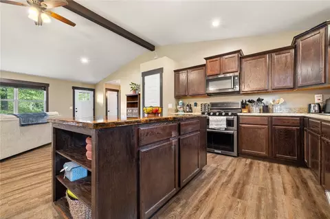 Kitchen - 6071 Oak Leaf Dr, Harrison, AR 72601 photo 5 of 5