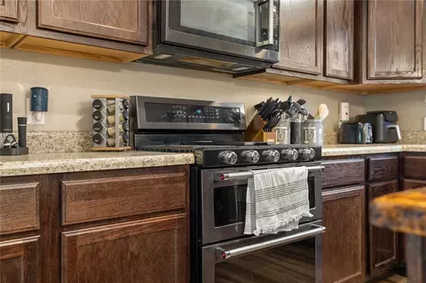 Kitchen - 6071 Oak Leaf Dr, Harrison, AR 72601 photo 3 of 5