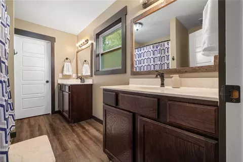 Bath - 6071 Oak Leaf Dr, Harrison, AR 72601 photo 1 of 3