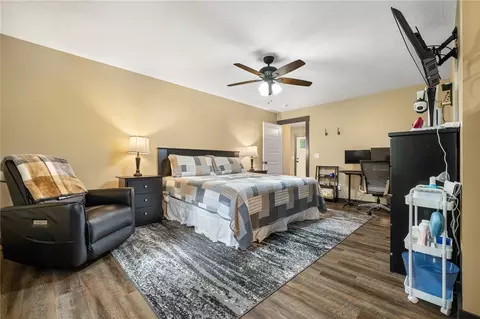Bedroom - 6071 Oak Leaf Dr, Harrison, AR 72601 photo 2 of 6