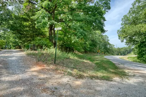 Windsong Lane, Eureka Springs, AR 72631