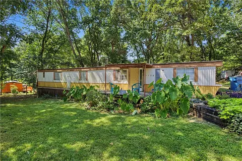 1125 Hallack Ln, Pea Ridge, AR 72751