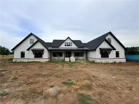 1707 Dogwood St, Siloam Springs, AR 72761