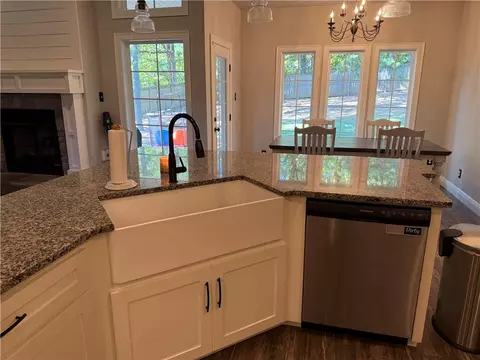 Kitchen - 301 N Stone Mountain Cir, Alma, AR 72921 photo 5 of 6