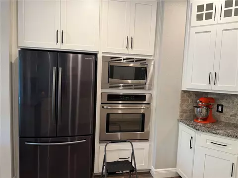Kitchen - 301 N Stone Mountain Cir, Alma, AR 72921 photo 3 of 6