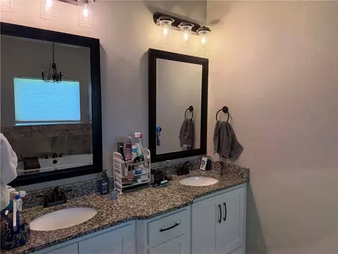 Bath - 301 N Stone Mountain Cir, Alma, AR 72921 photo 3 of 5
