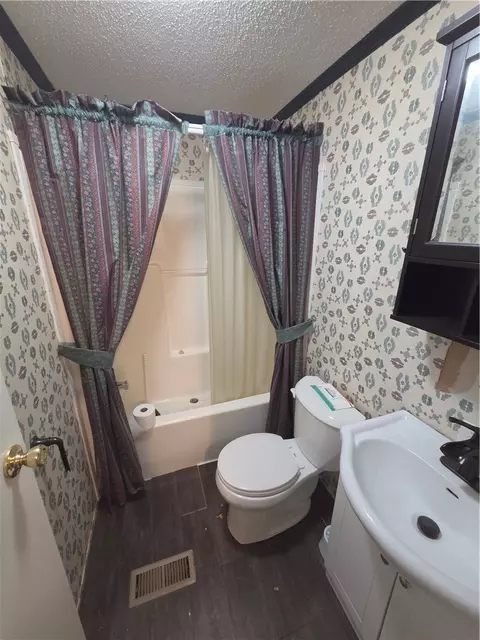 Bath - 3074 Hidden Loop, Harrison, AR 72601 photo 1 of 2