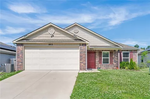 893 S Kingfisher Ln, Fayetteville, AR 72701