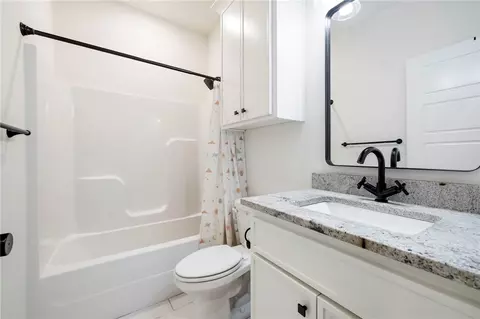 Bath - 1261 Bootleg Rd, Bentonville, AR 72713 photo 6 of 7